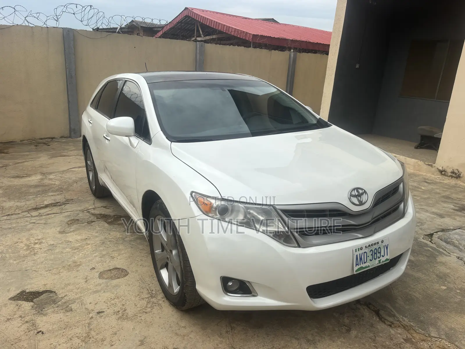 Toyota Venza XLE 2010 White