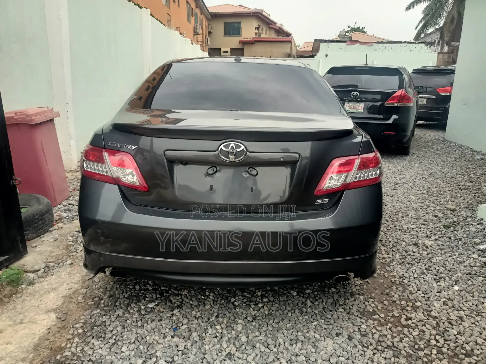 Toyota Camry SE 4dr Sedan (2.5L 4cyl 6A) 2011 Gray