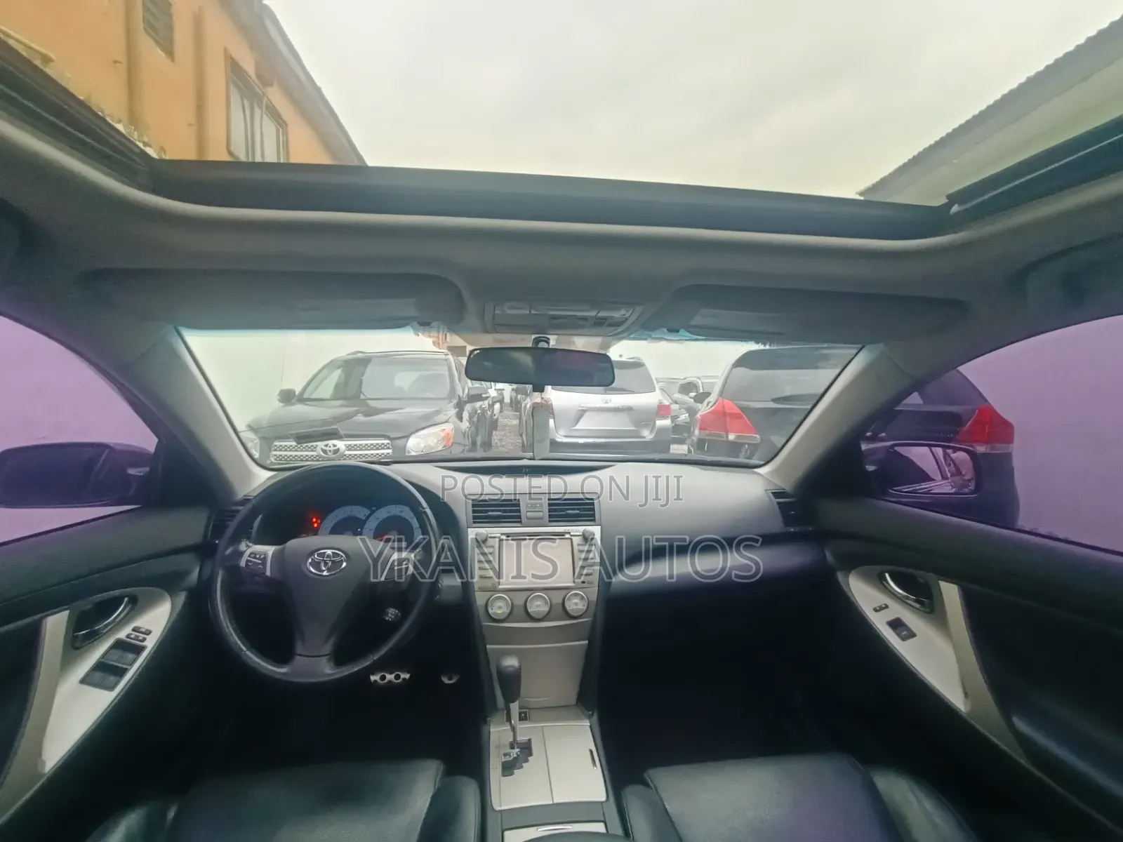 Toyota Camry SE 4dr Sedan (2.5L 4cyl 6A) 2011 Gray