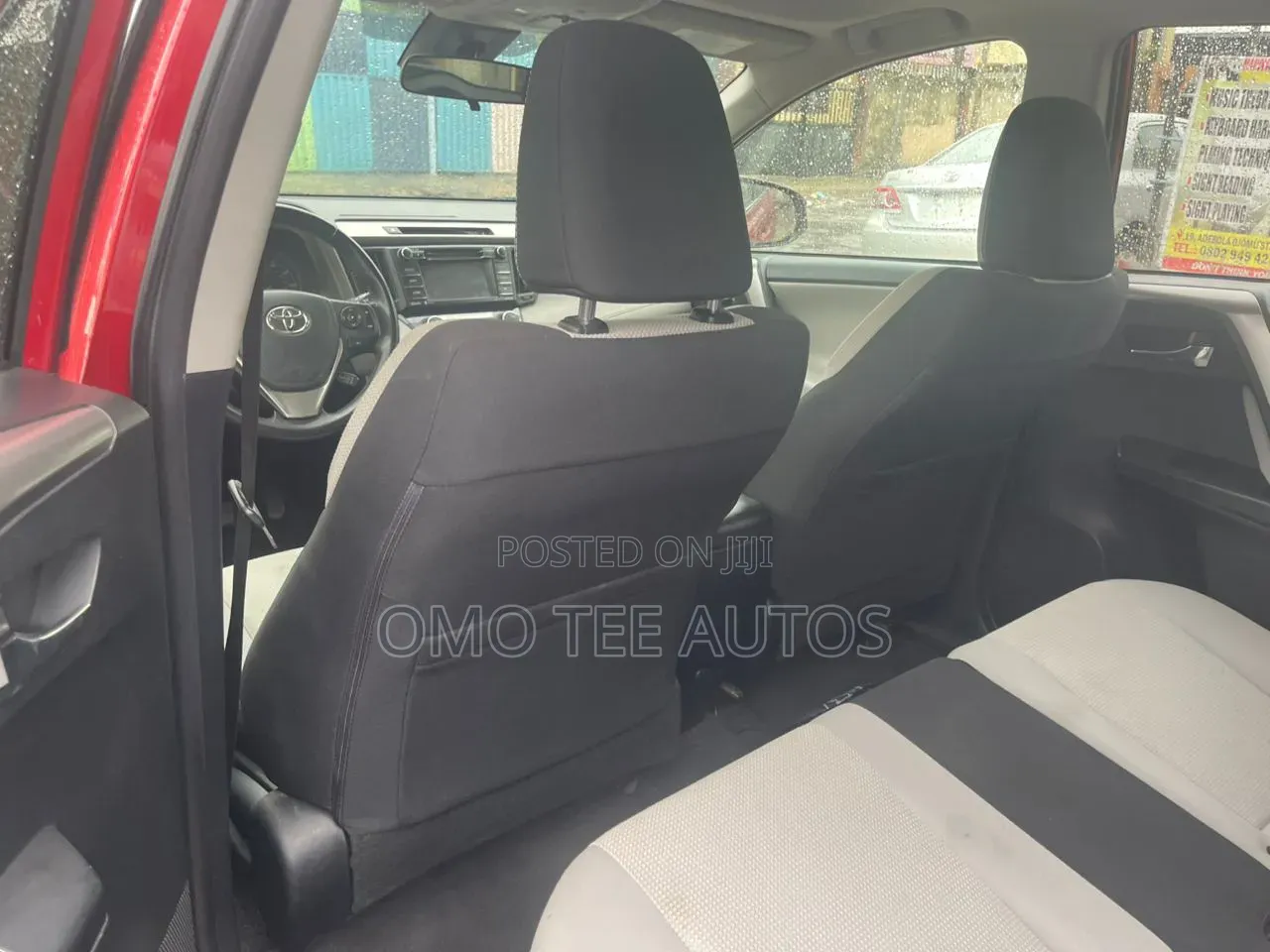 Toyota RAV4 XLE 4dr SUV (2.5L 4cyl 6A) 2018 Red