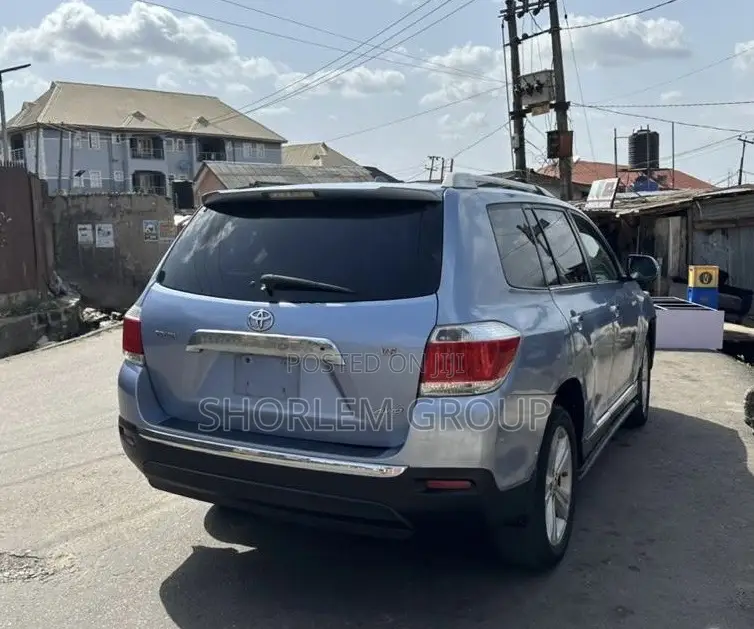Toyota Highlander 2013 Blue