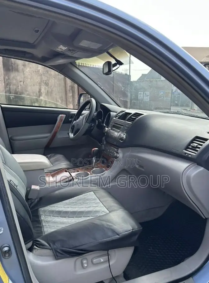 Toyota Highlander 2013 Blue