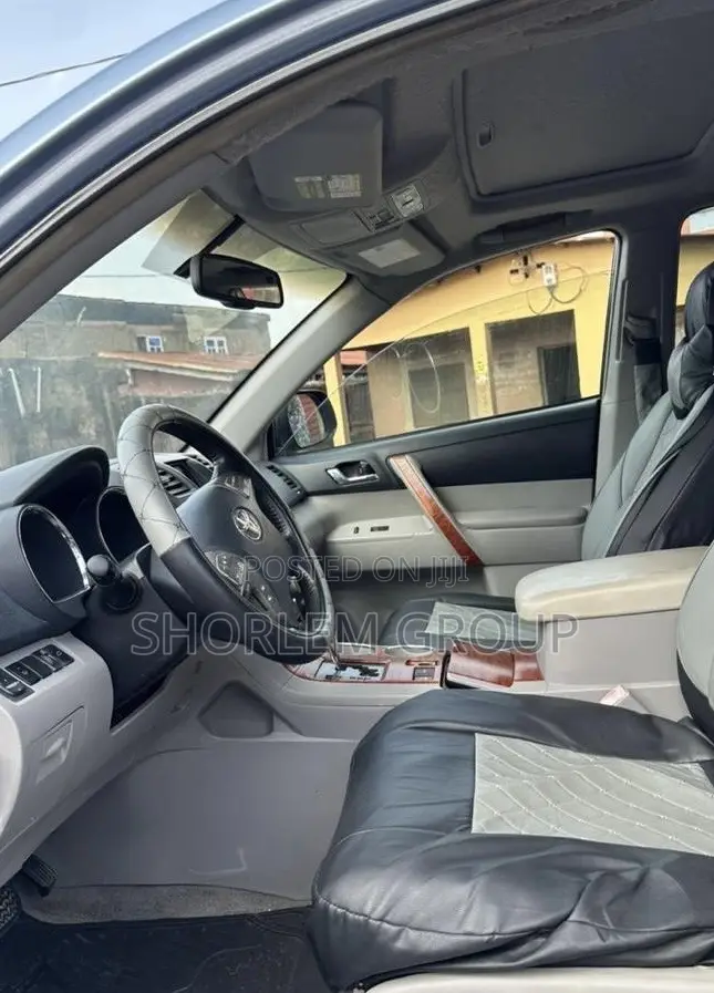 Toyota Highlander 2013 Blue