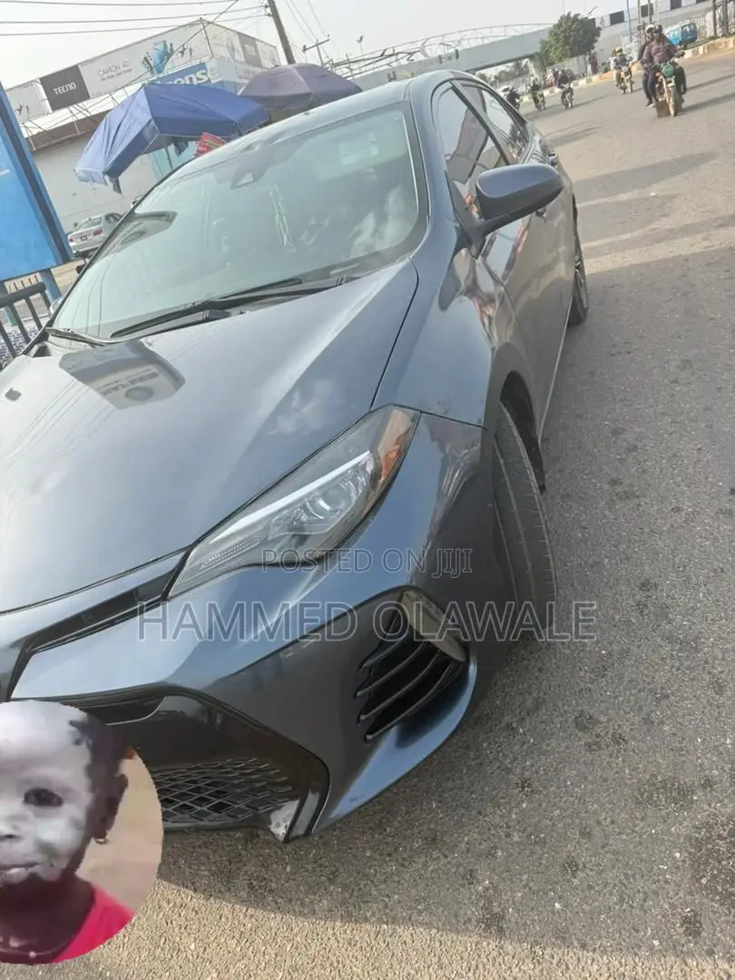 Toyota Corolla LE 4dr Sedan (1.8L 4cyl CVT) 2017 Gray