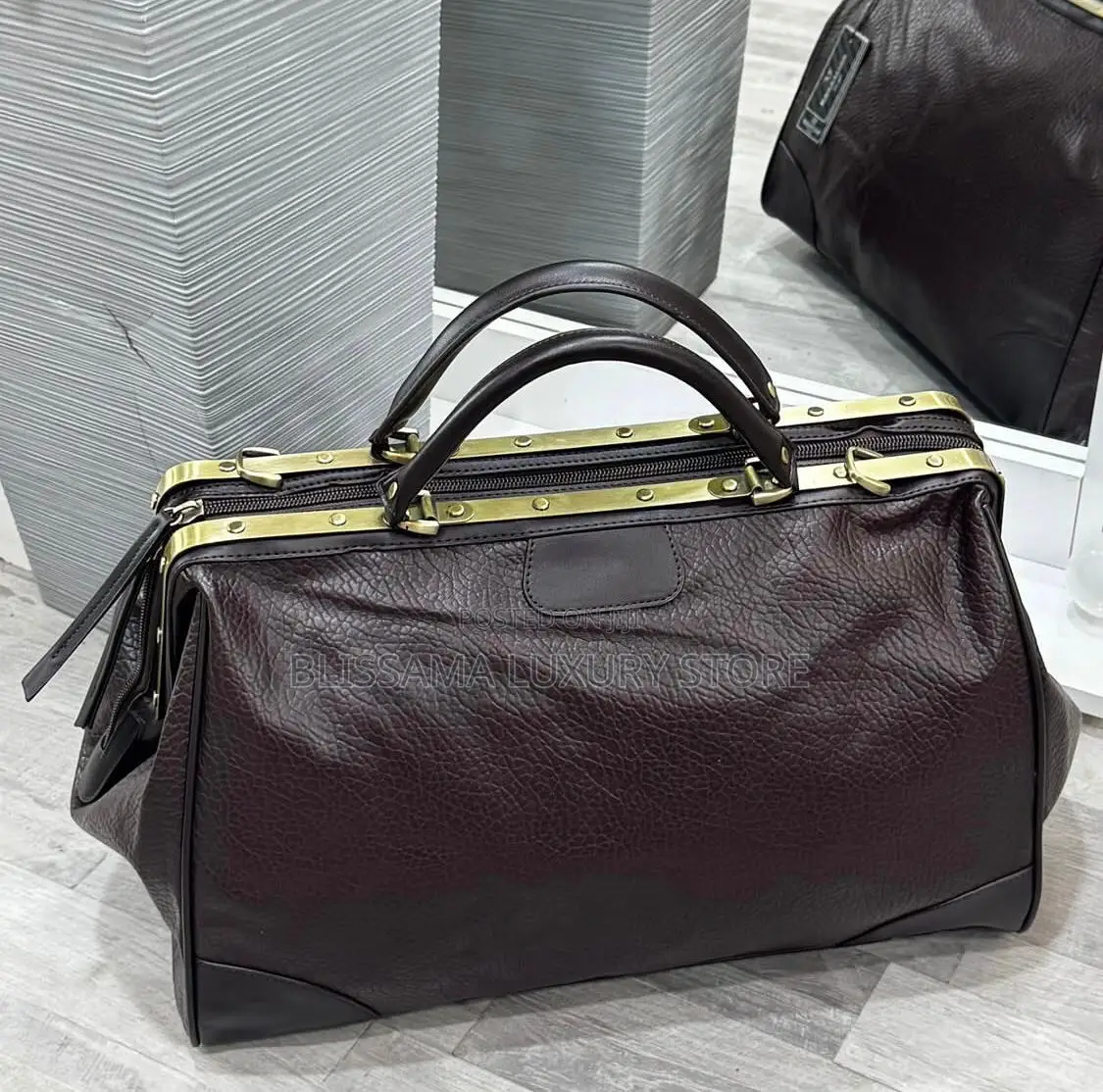 Pure Leather Travel Duffel Bag – Strong, Spacious Stylish