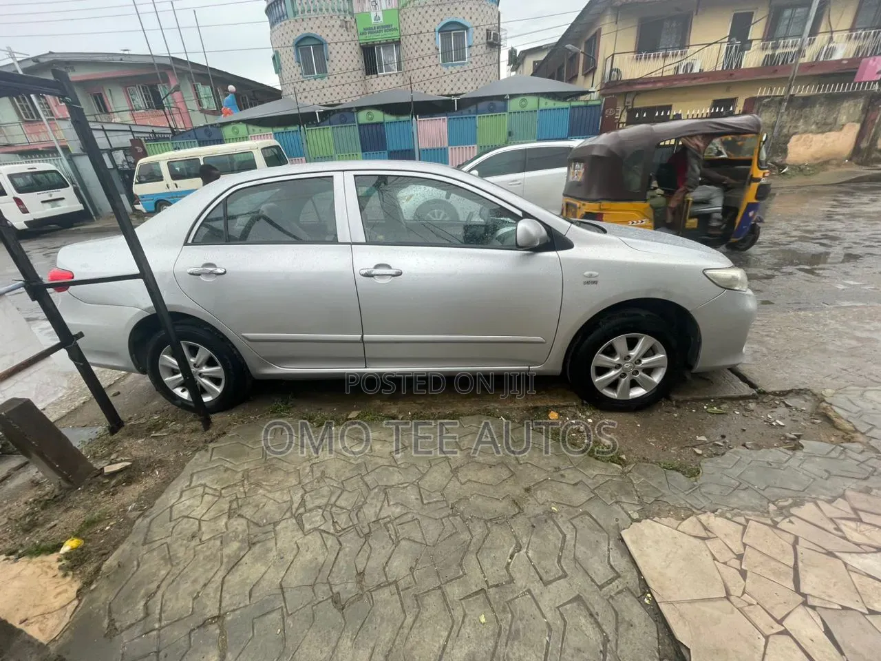 Toyota Corolla L 4-Speed Automatic 2013 Silver