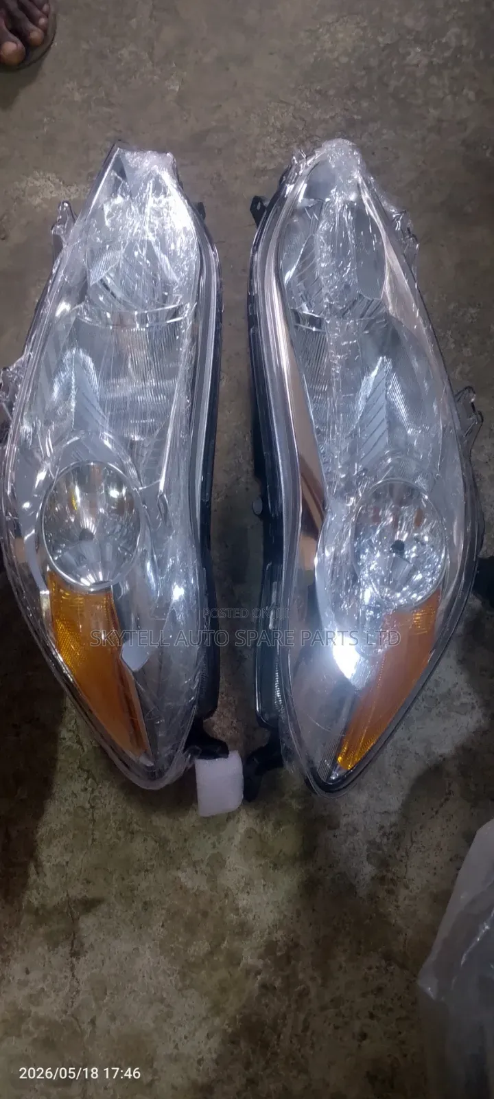 Set of Head Lamp for Toyota Matrix 2009