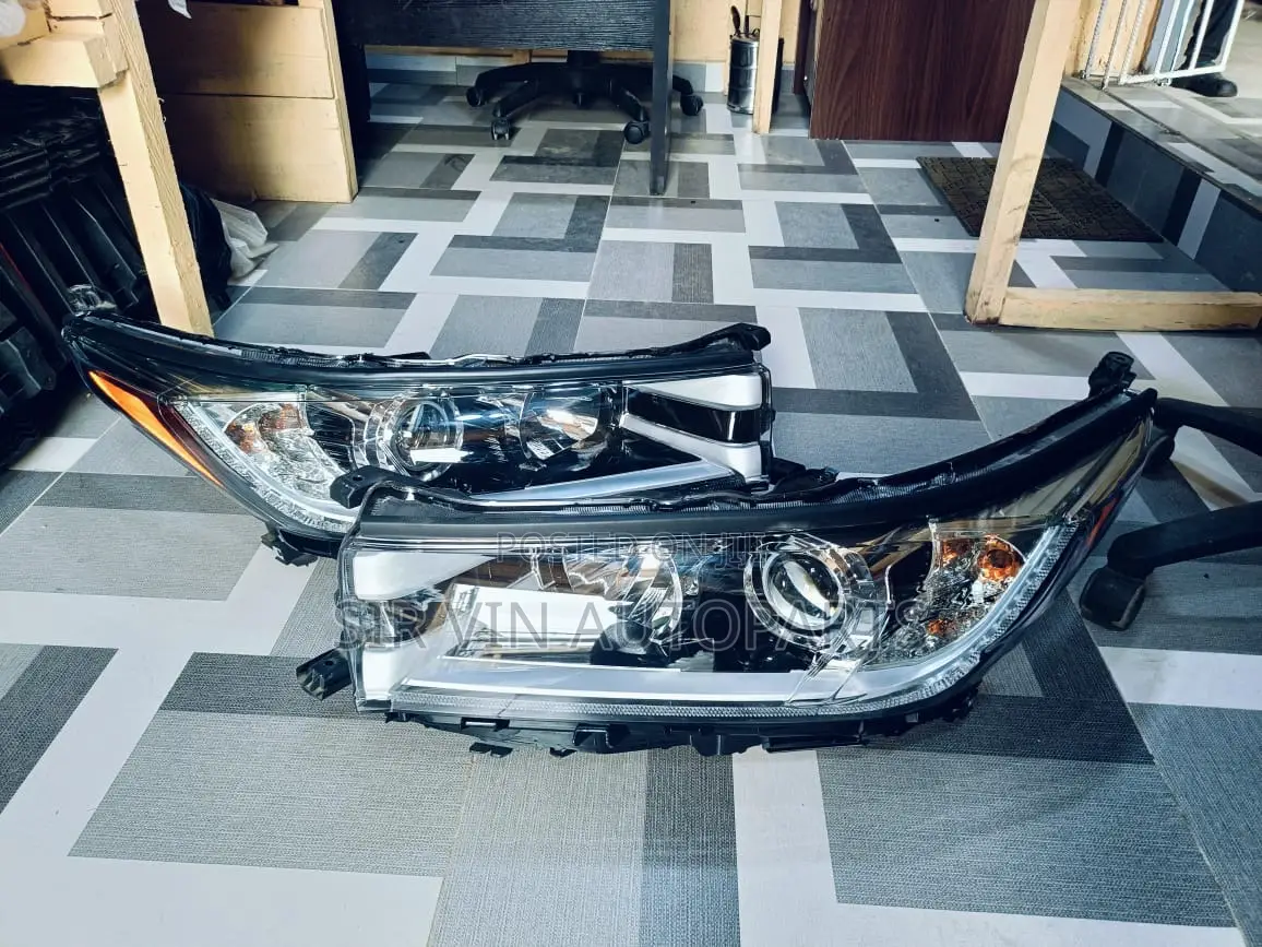 Headlight Toyota Highlander 2018 Brand New 