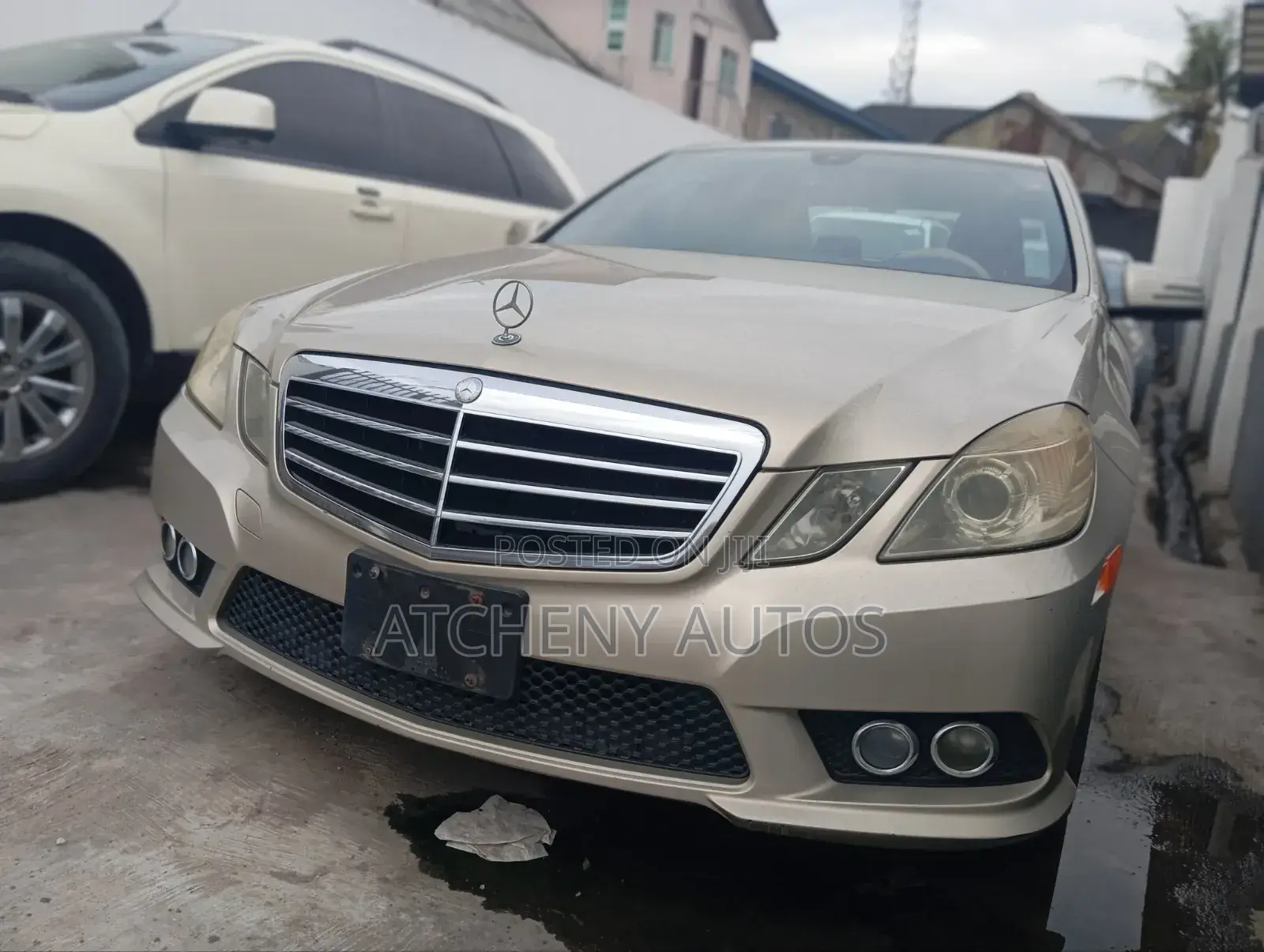 Mercedes-Benz E350 2010 Gold