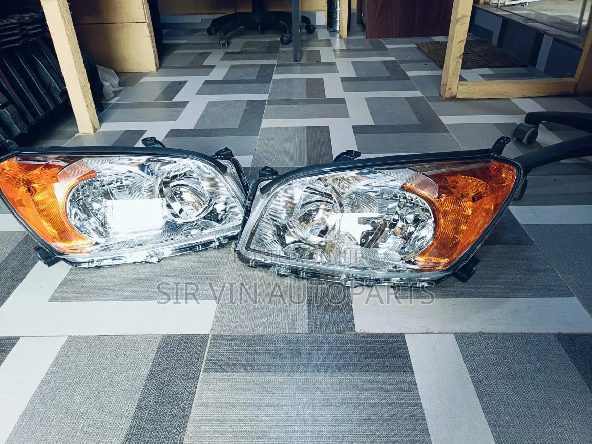 Headlight Toyota Rav 4 2010 Brand New 