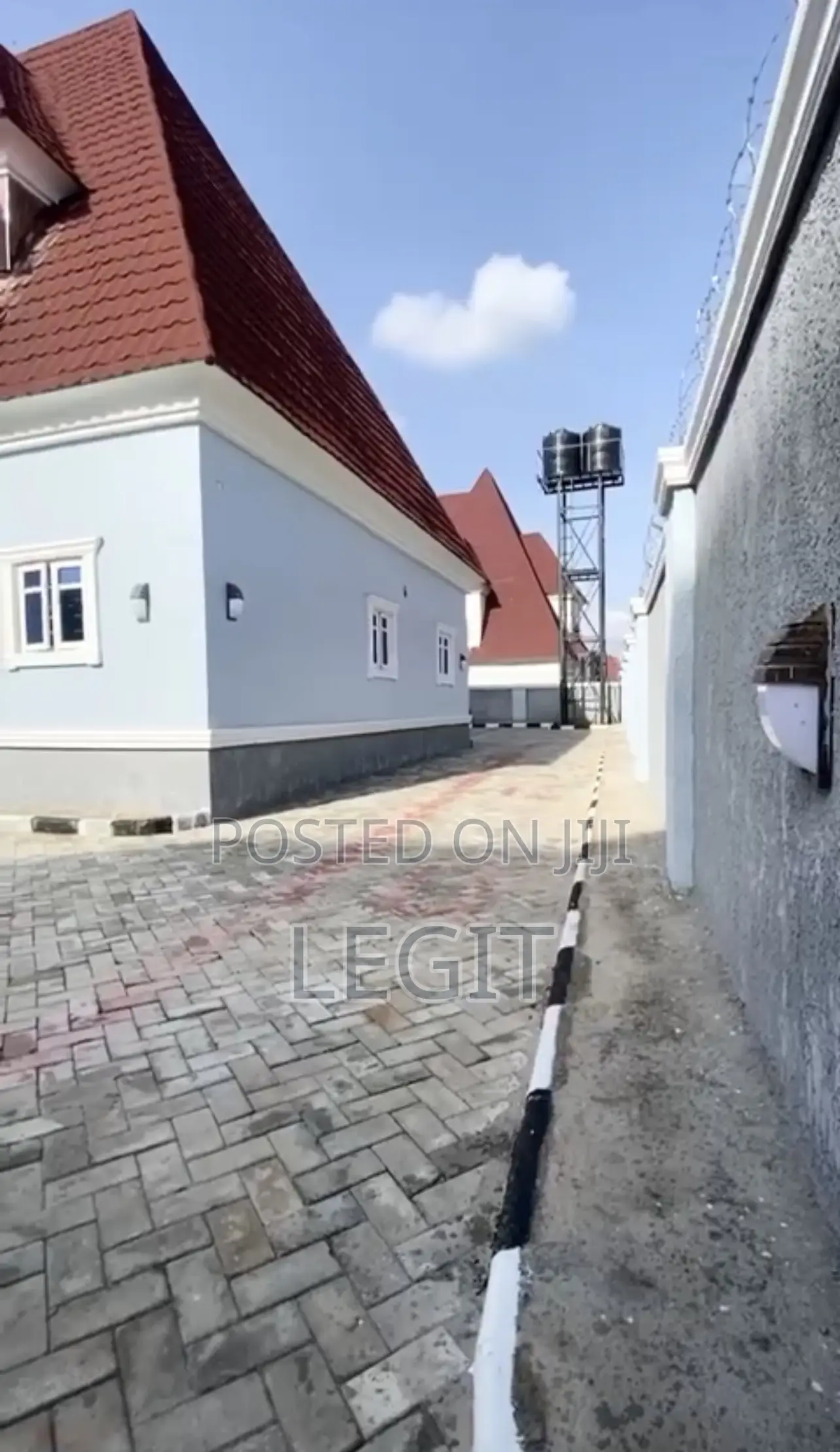 4bdrm Penthouse in Lugbe District for sale