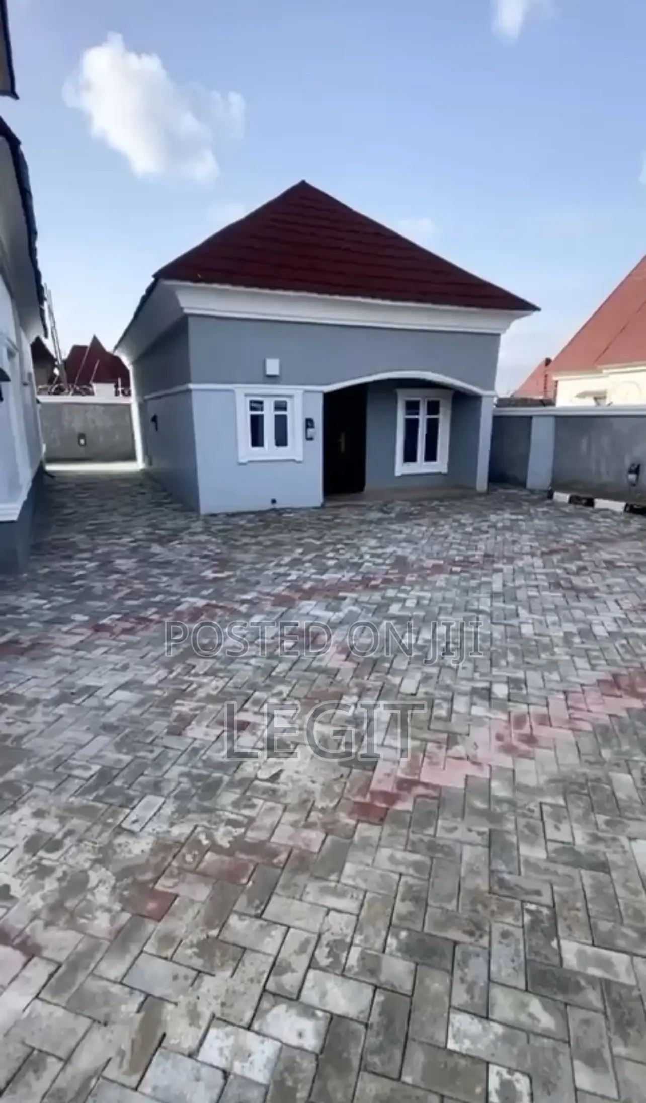 4bdrm Penthouse in Lugbe District for sale