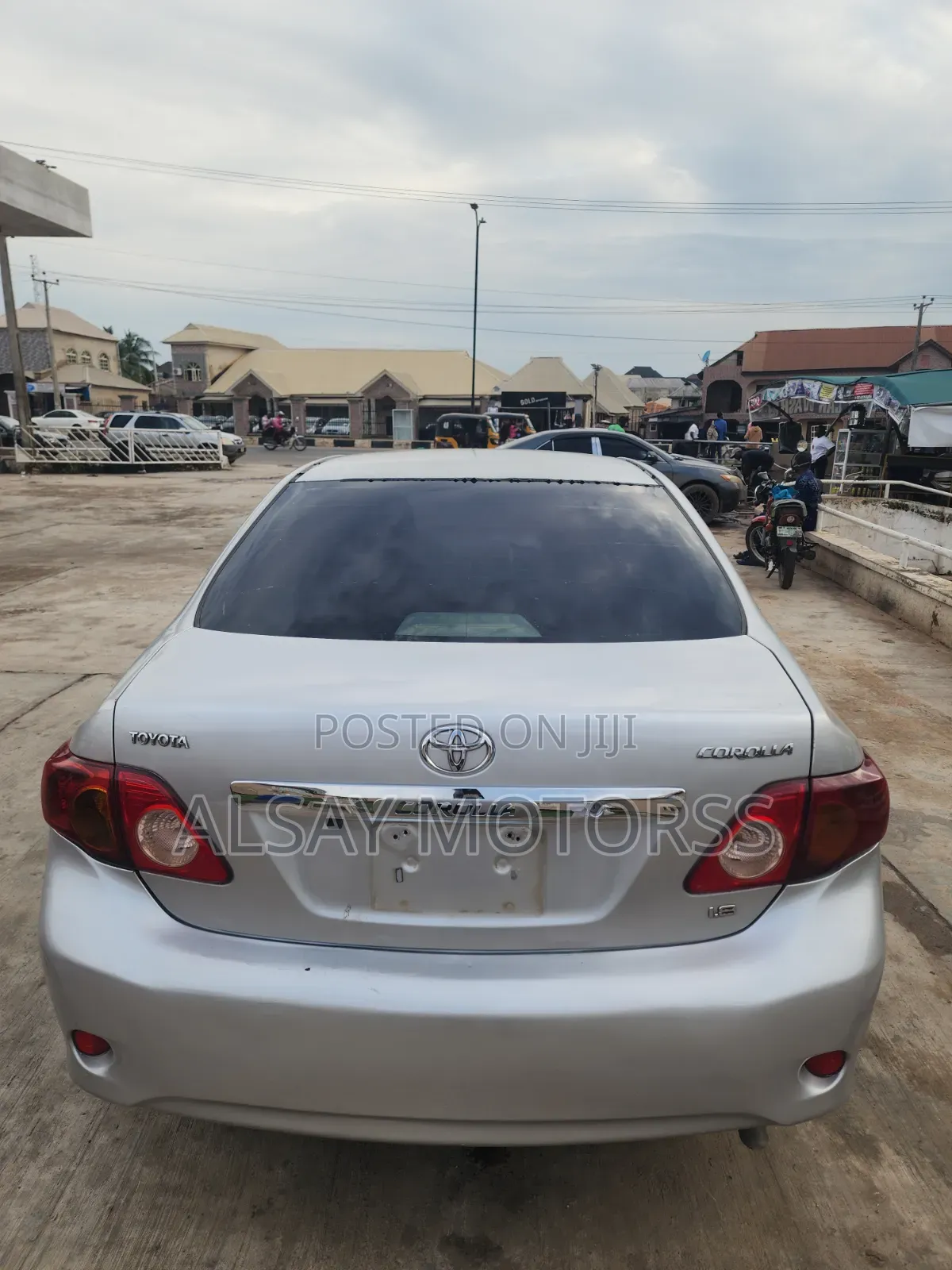 Toyota Corolla LE 4dr Sedan (1.8L 4cyl 4A) 2010 Silver