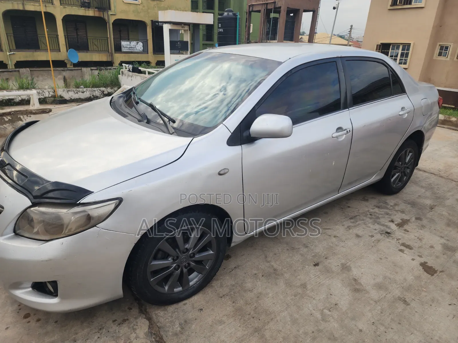 Toyota Corolla LE 4dr Sedan (1.8L 4cyl 4A) 2010 Silver