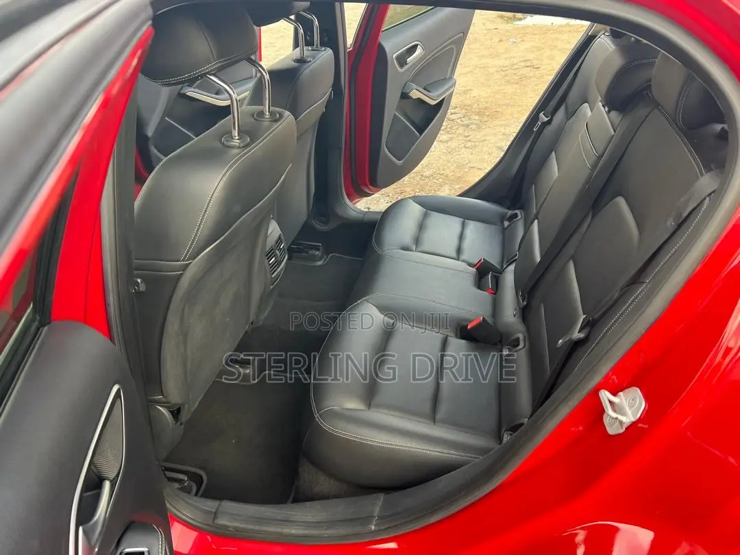 Mercedes-Benz GLA 250 2015 Red