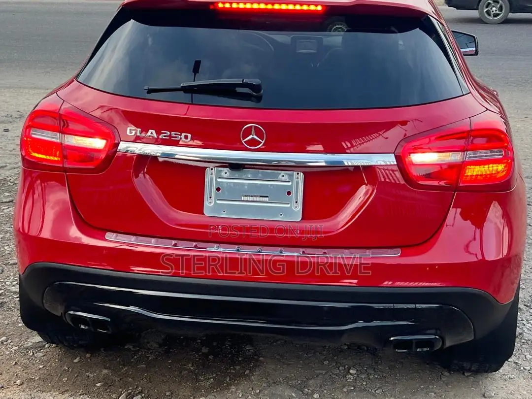 Mercedes-Benz GLA 250 2015 Red