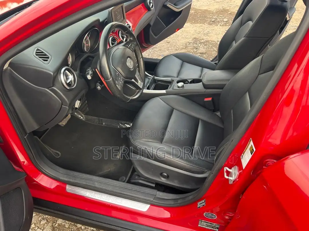 Mercedes-Benz GLA 250 2015 Red