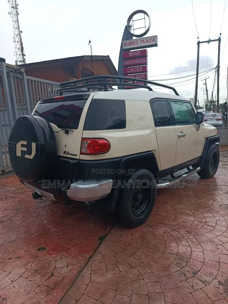 Toyota FJ Cruiser Base 4x4 2008 White