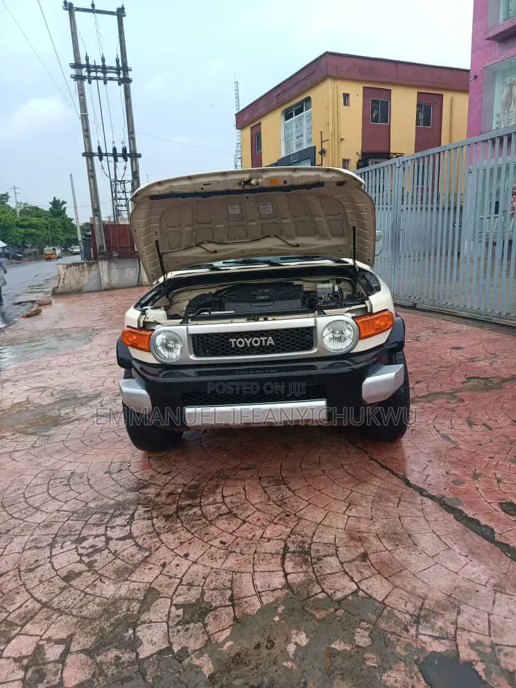 Toyota FJ Cruiser Base 4x4 2008 White