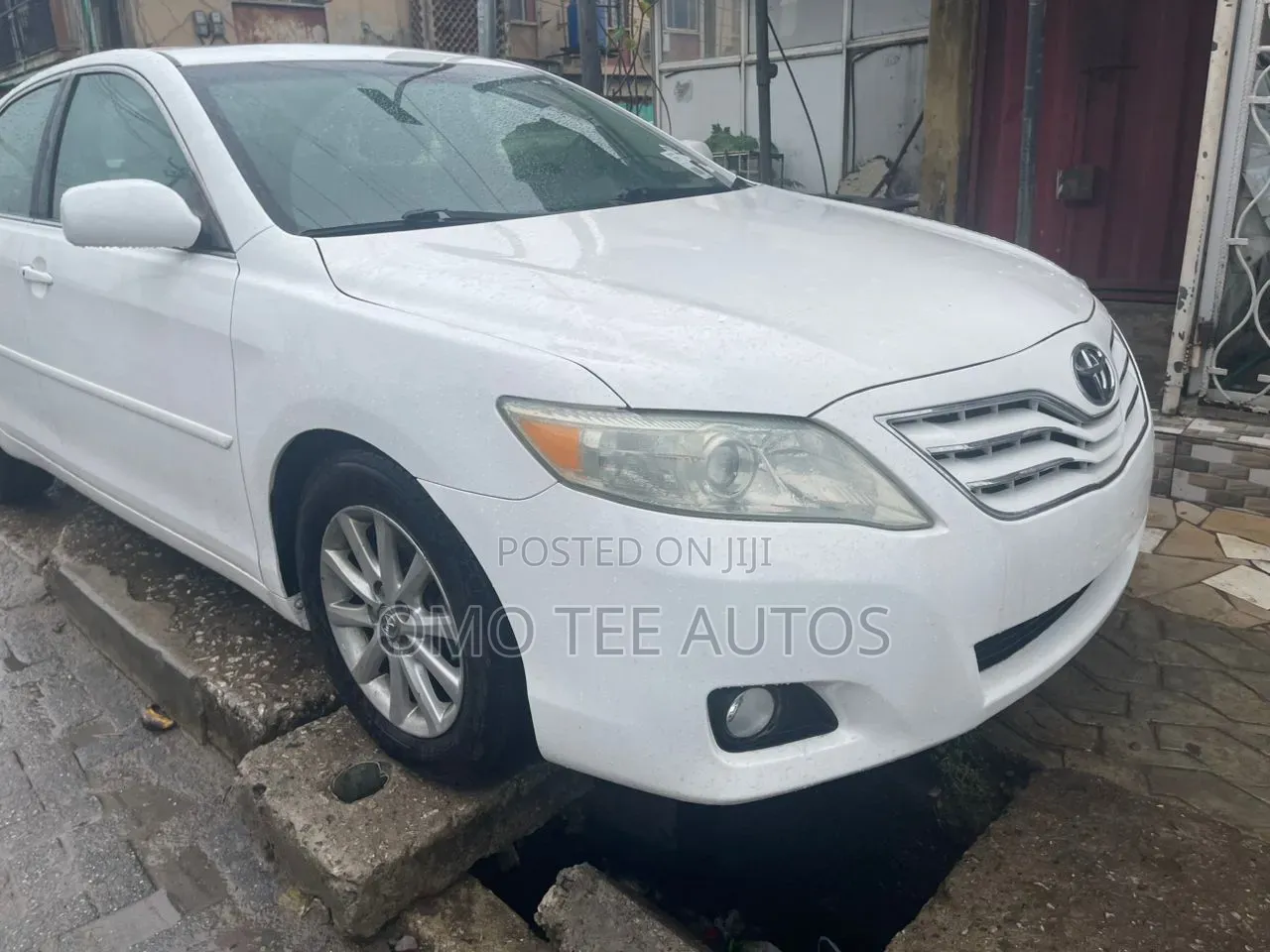 Toyota Camry XLE 4dr Sedan (2.5L 4cyl 6A) 2011 White