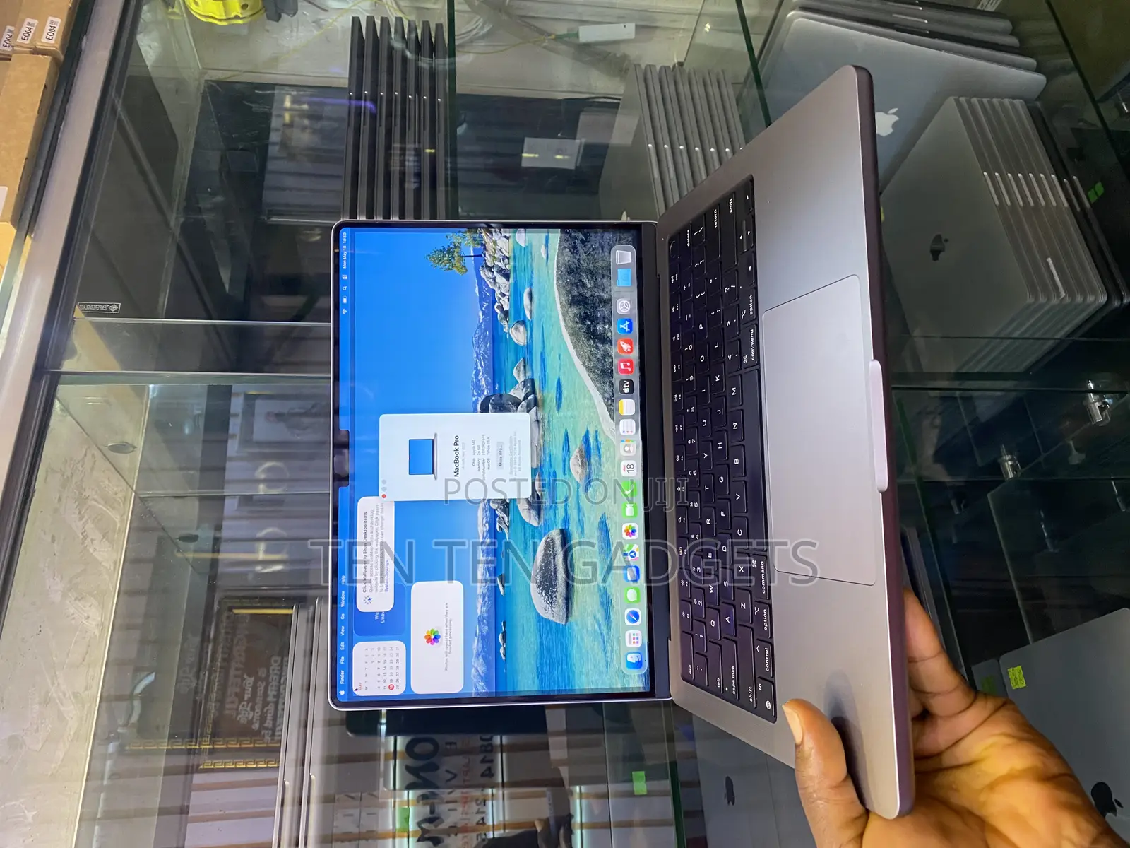 Laptop Apple MacBook Pro 2023 M3 14-inch 24GB Apple M3 Pro SSD 512GB