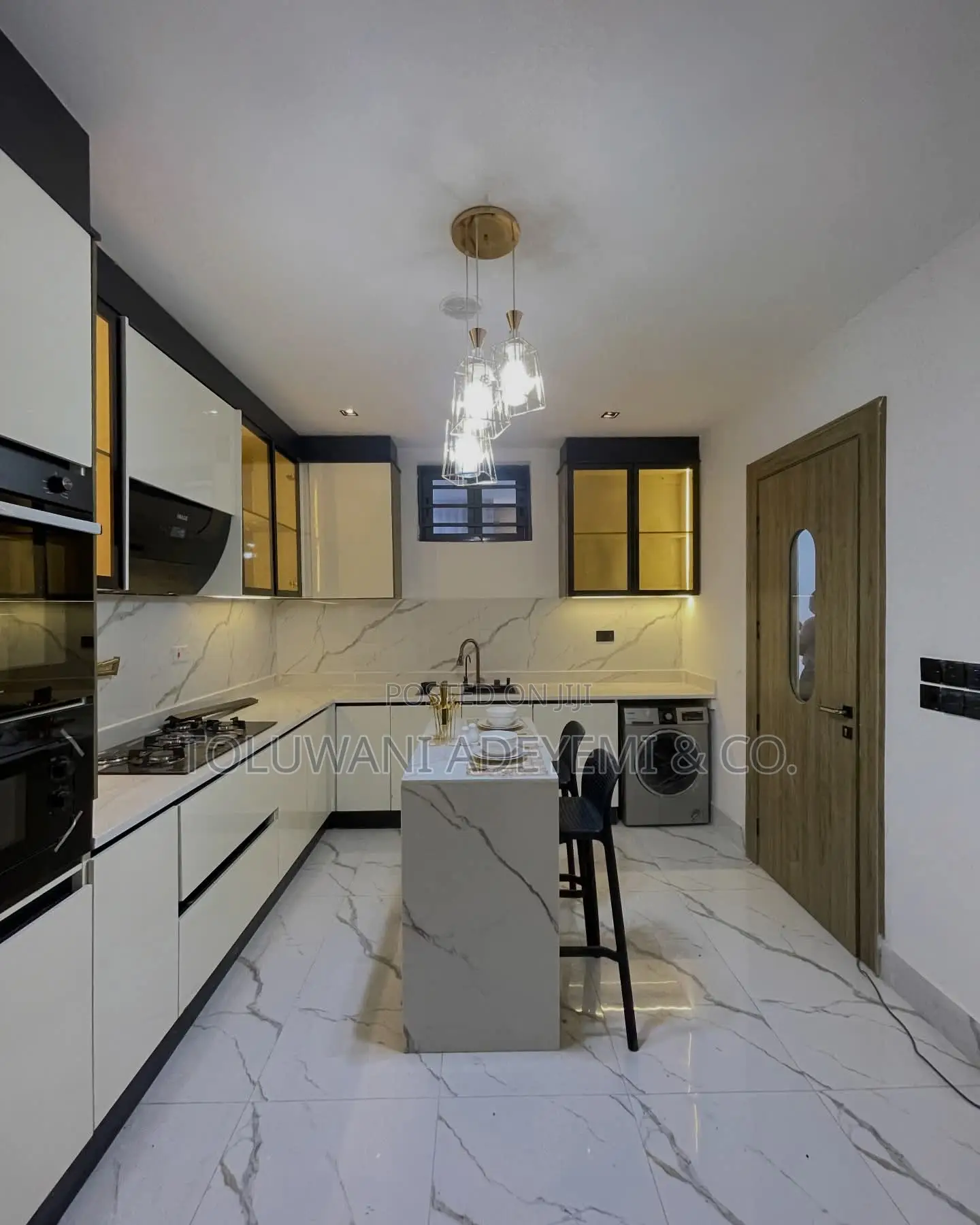 2bdrm Apartment in Lekki Phase 1 for sale