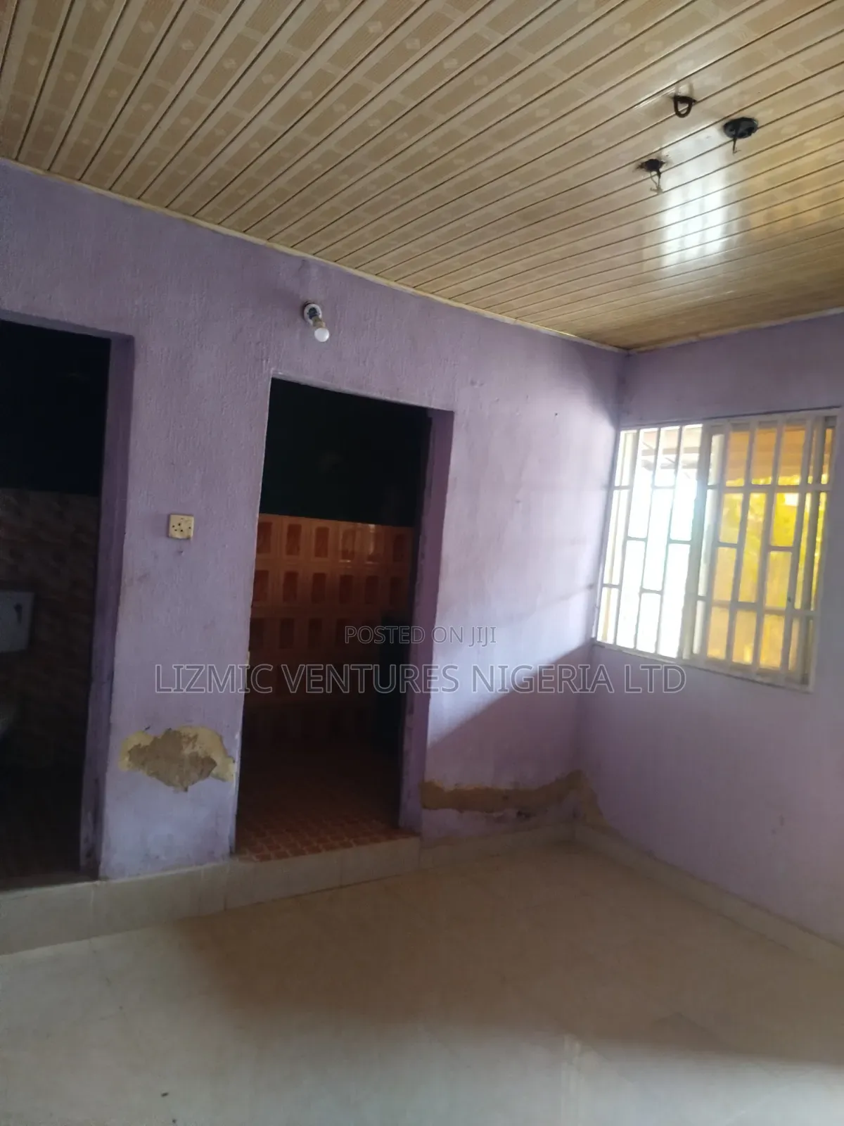 1bdrm Bedsitter in Isuti, Igando / Ikotun/Igando for rent