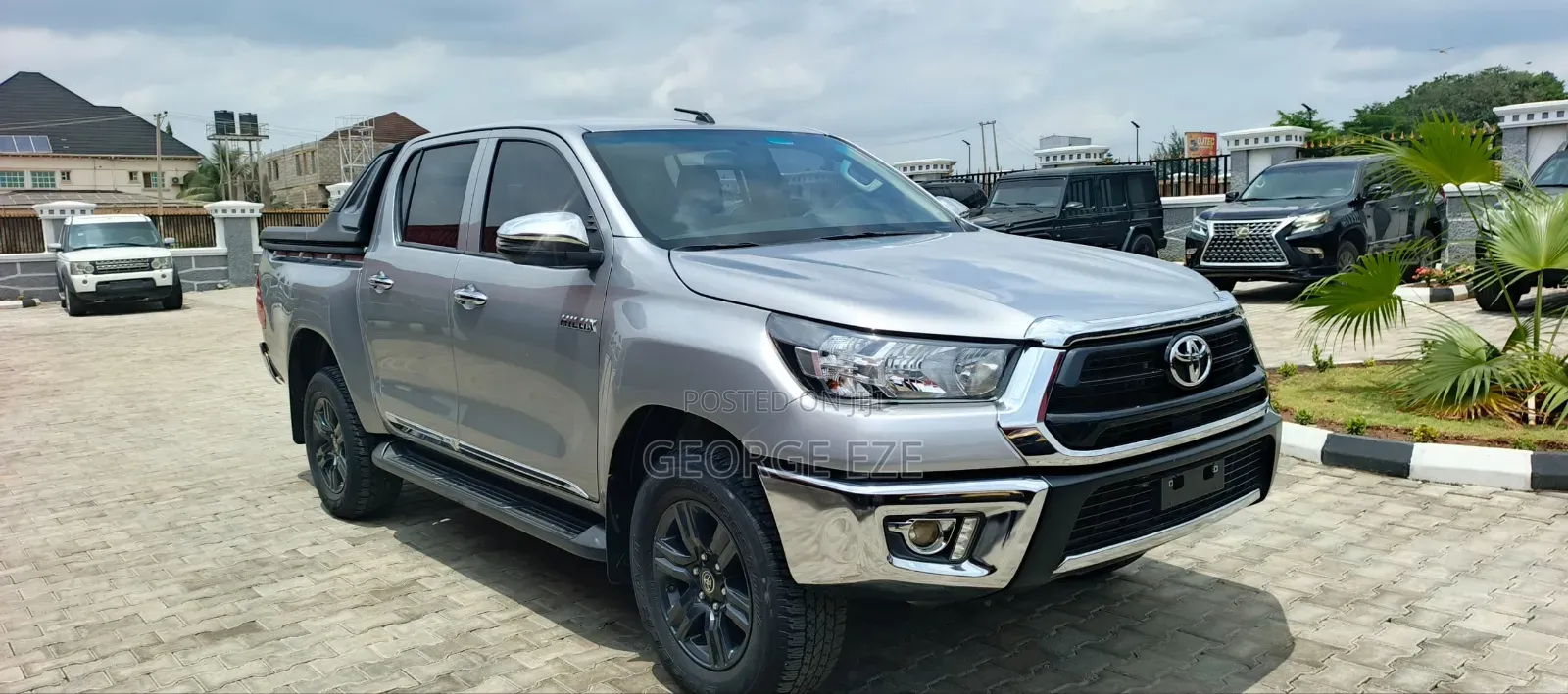 Toyota Hilux 2023 Silver
