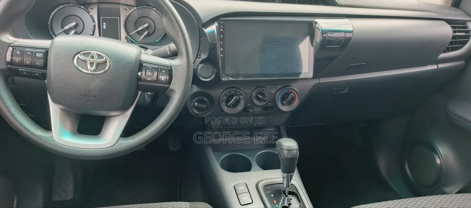 Toyota Hilux 2023 Silver