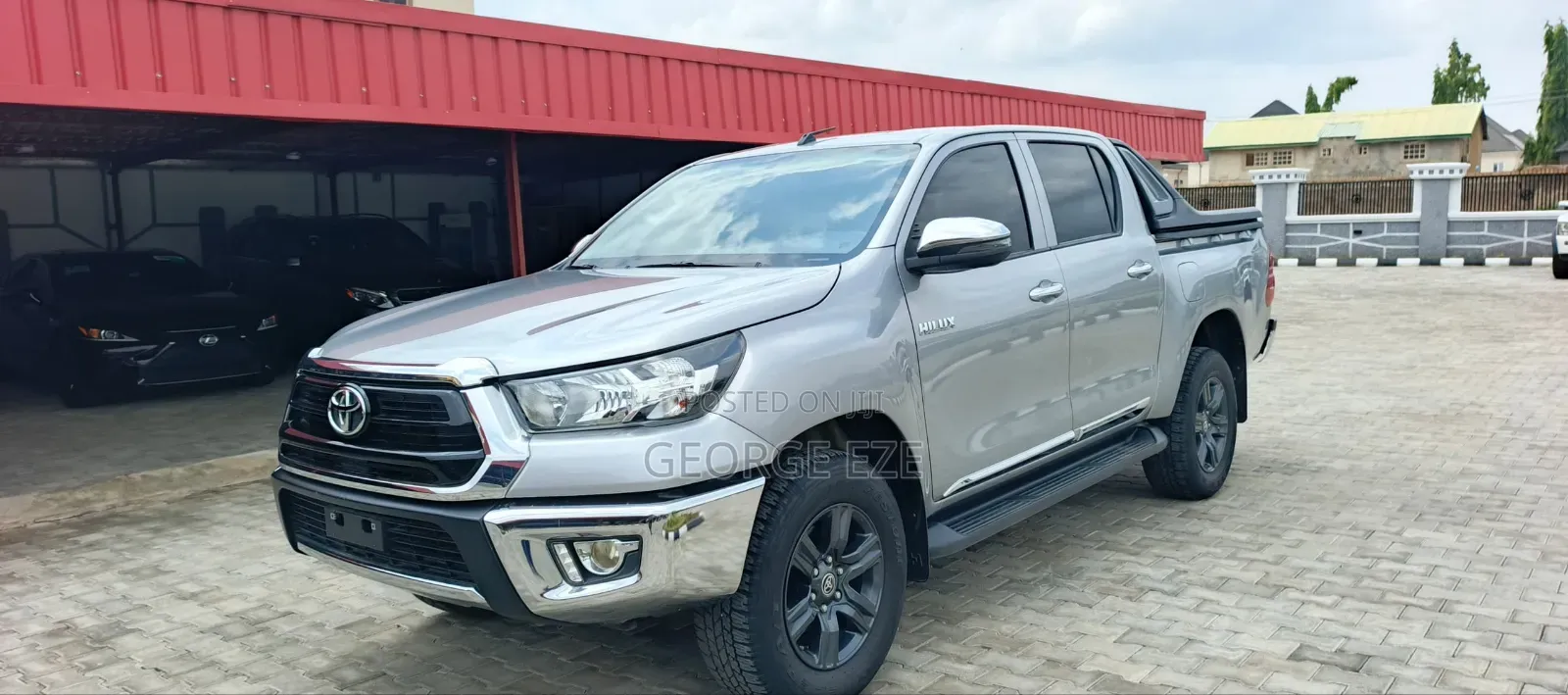 Toyota Hilux 2023 Silver