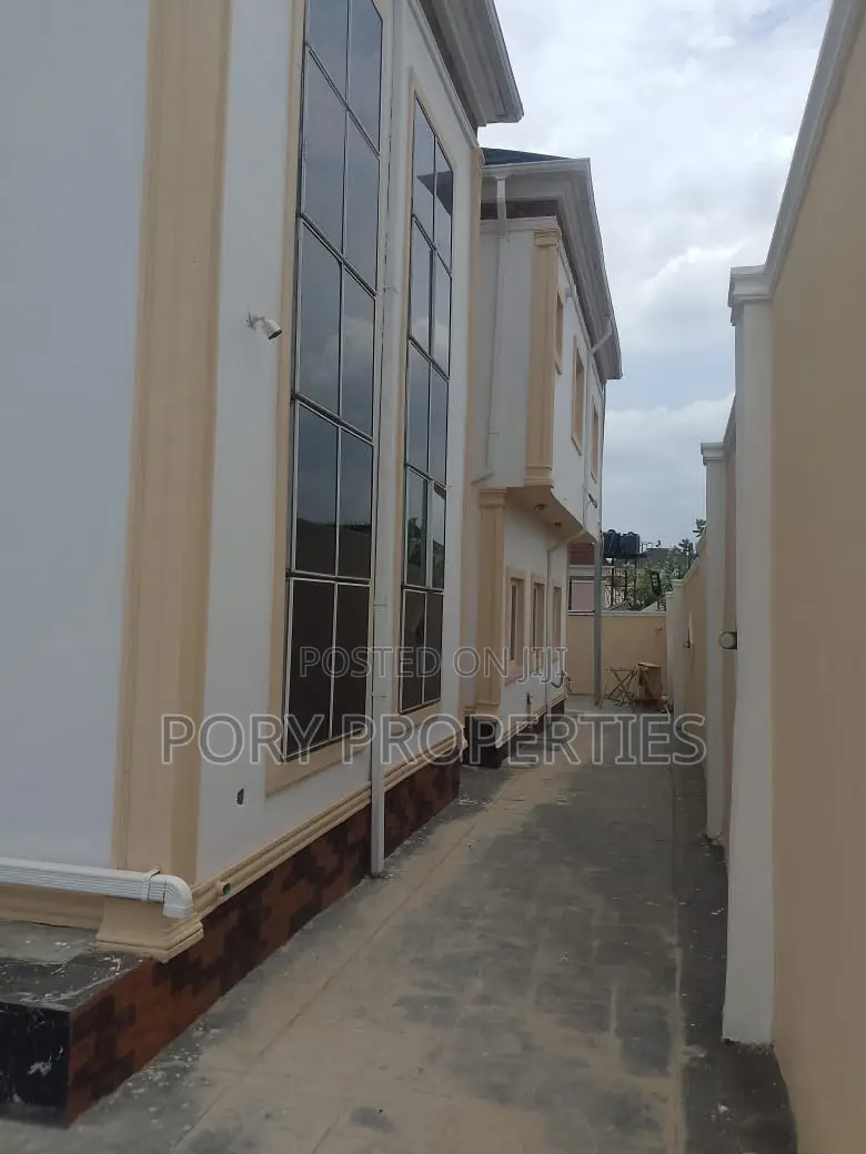 Furnished 5bdrm Duplex in Main Ire Akari, Akala Express for sale