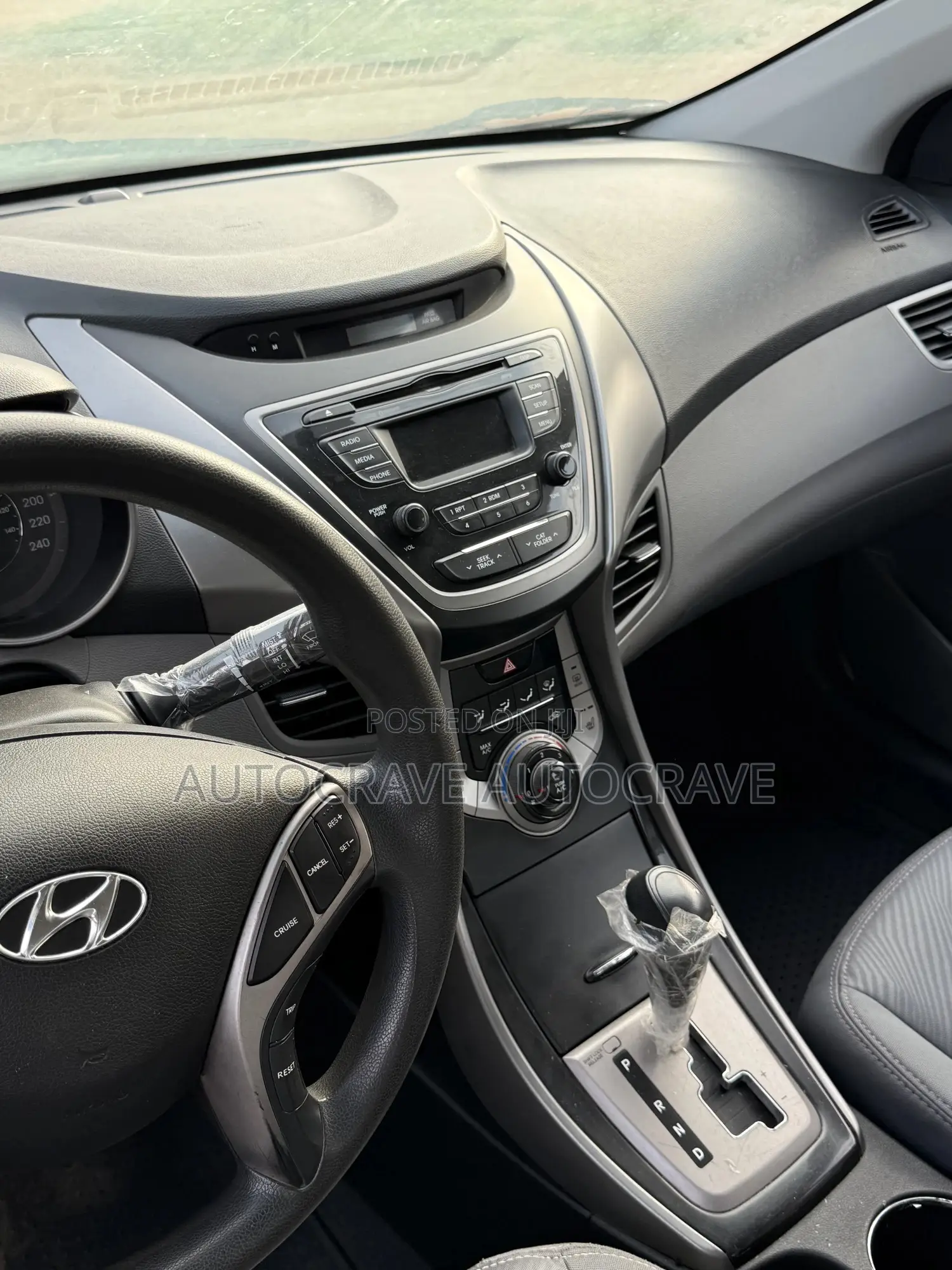 Hyundai Elantra SE 4dr Sedan (1.8L 4cyl 6M) 2014 Silver