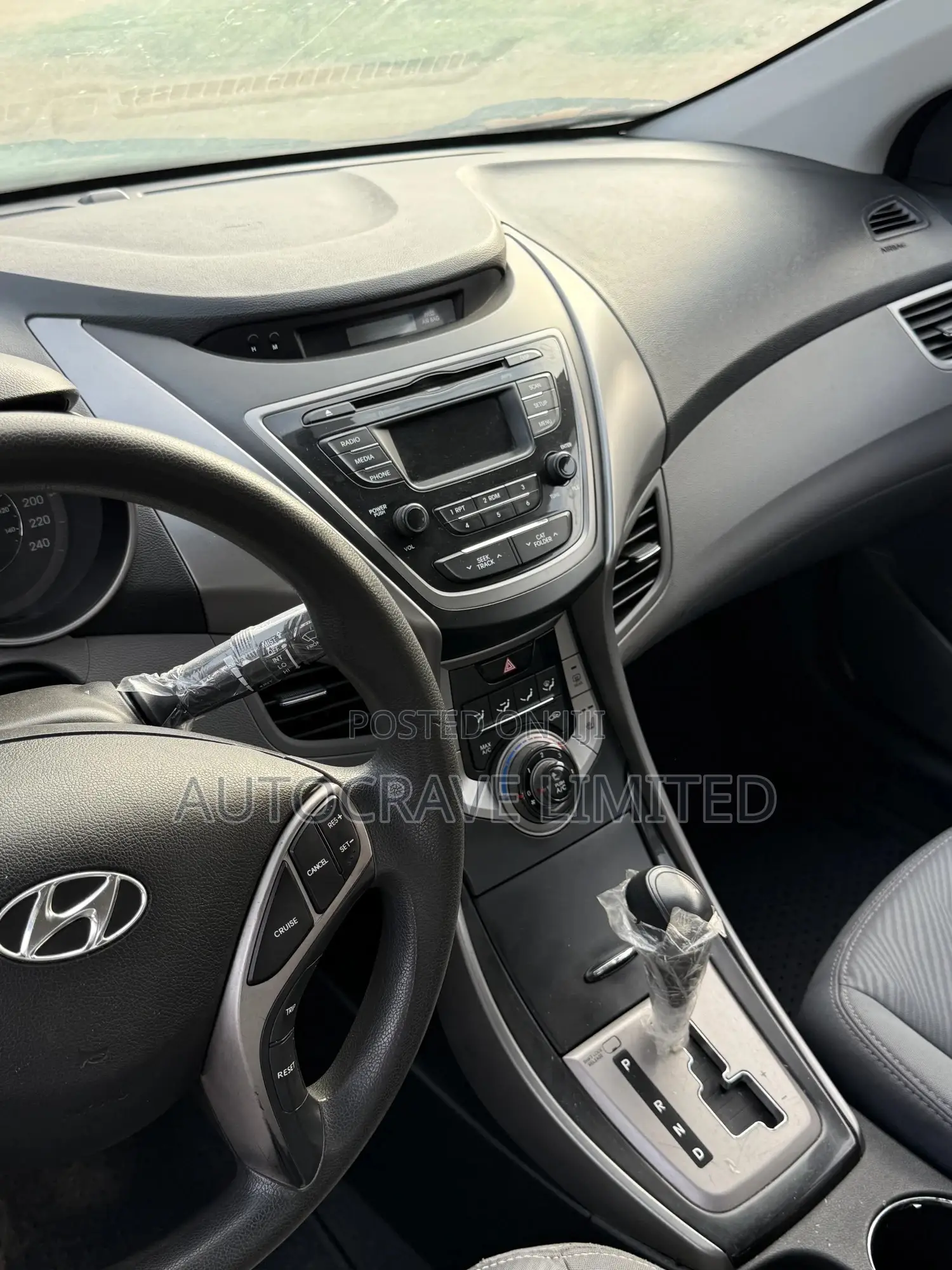 Hyundai Elantra SE 4dr Sedan (1.8L 4cyl 6M) 2014 Silver