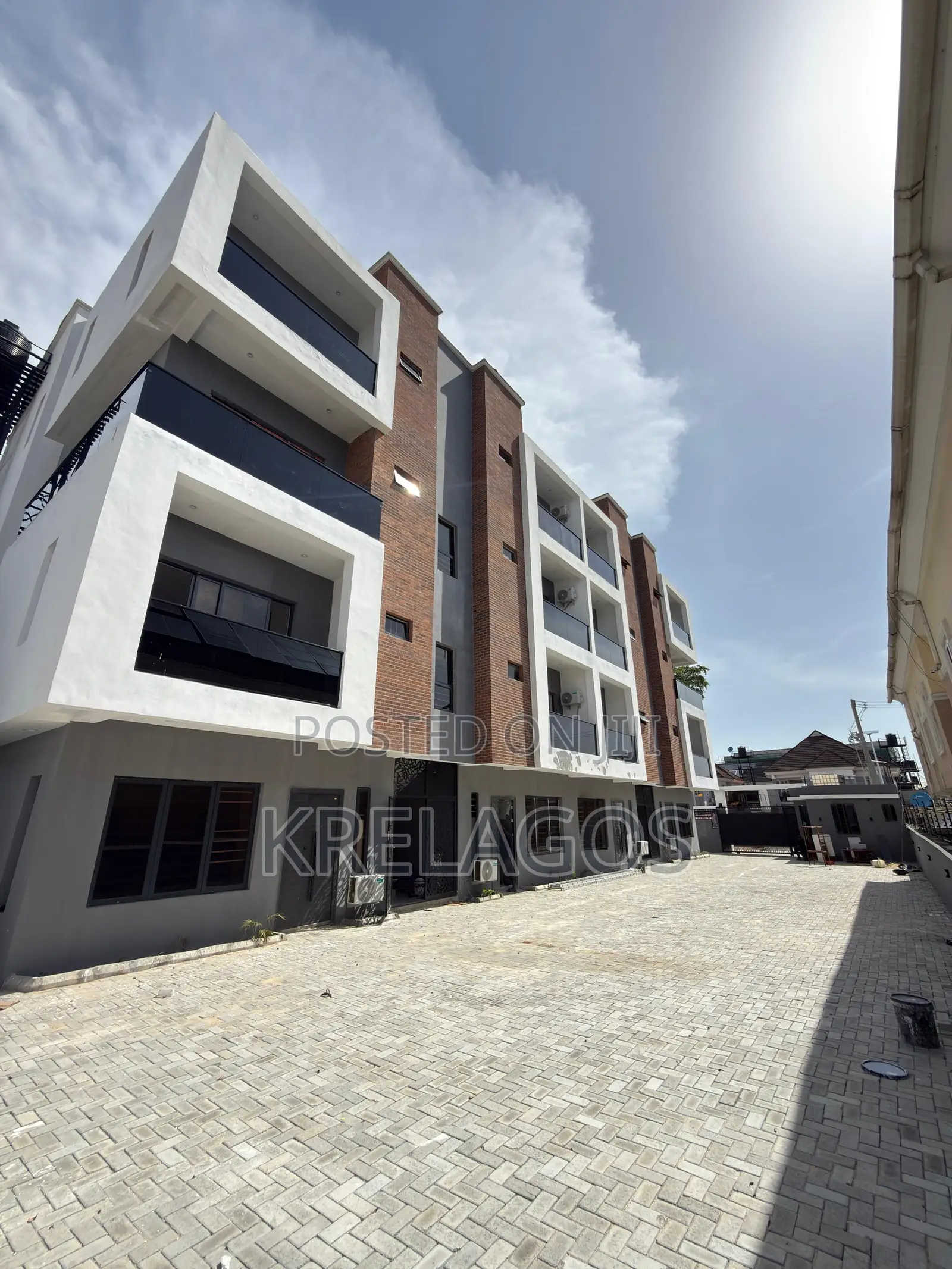 3bdrm Maisonette in Lekki Phase 1 for rent