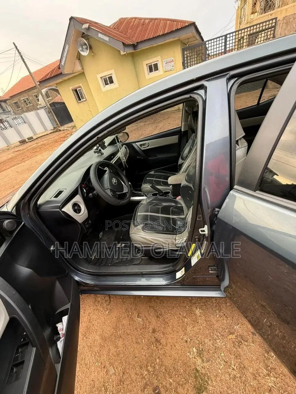 Toyota Corolla LE 4dr Sedan (1.8L 4cyl CVT) 2017 Gray