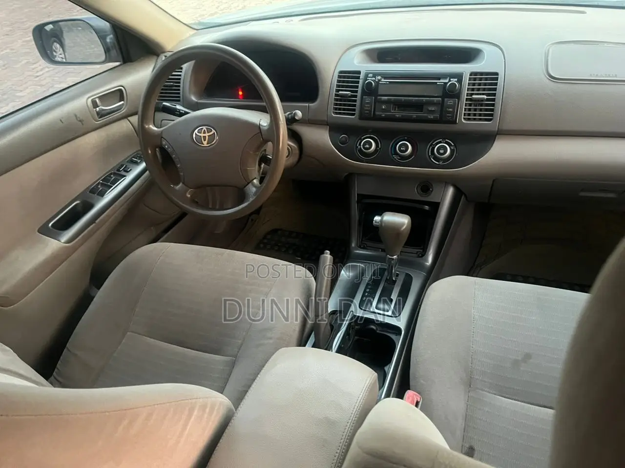 Toyota Camry LE 4dr Sedan (2.4L 4cyl 5A) 2005 Gray