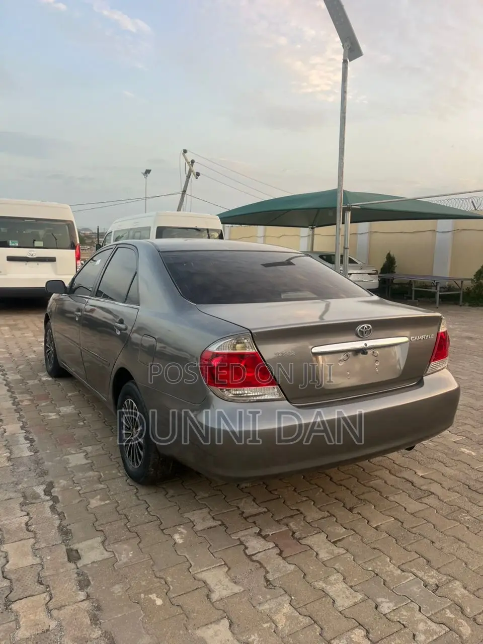 Toyota Camry LE 4dr Sedan (2.4L 4cyl 5A) 2005 Gray
