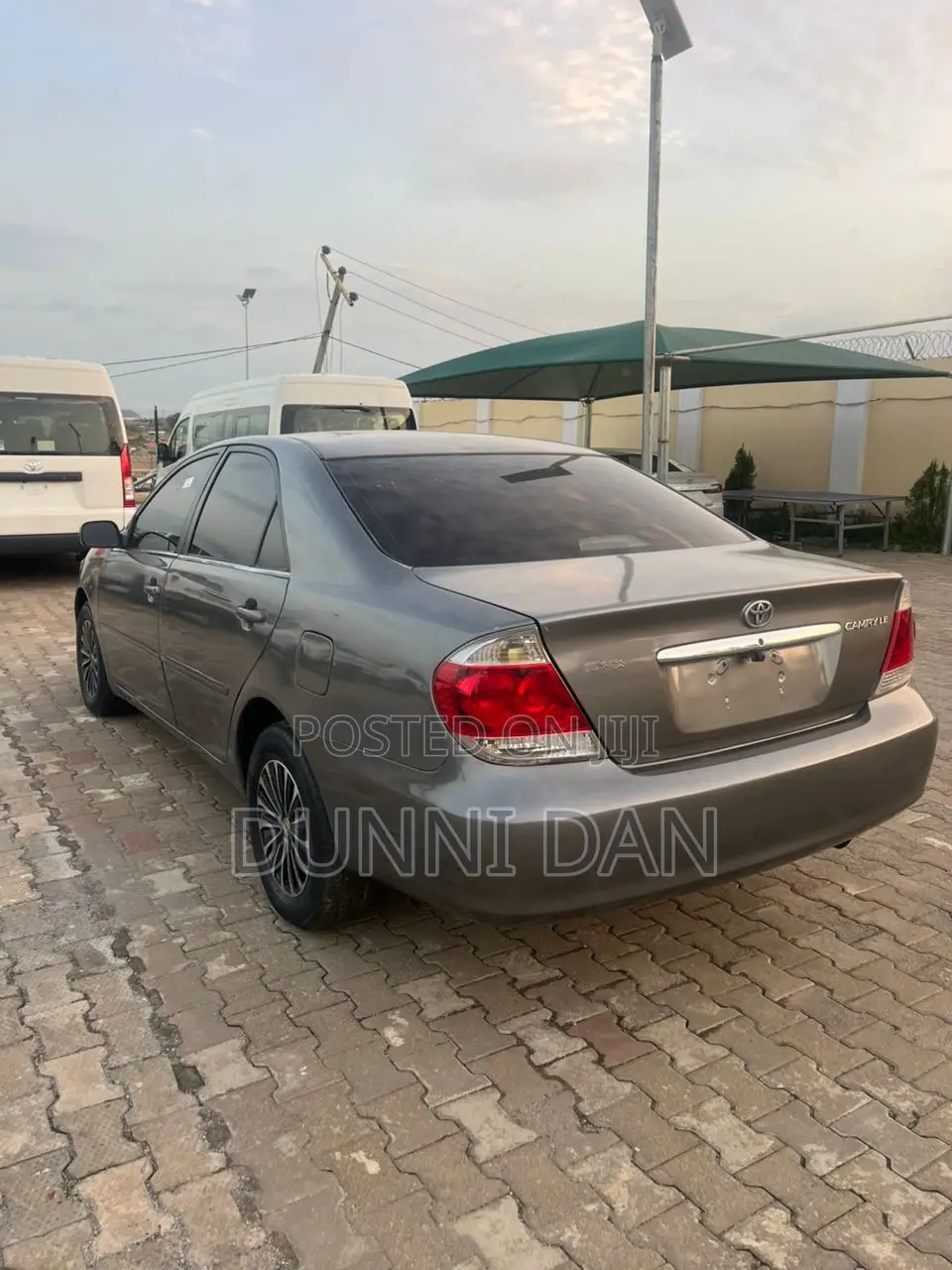 Toyota Camry LE 4dr Sedan (2.4L 4cyl 5A) 2005 Gray
