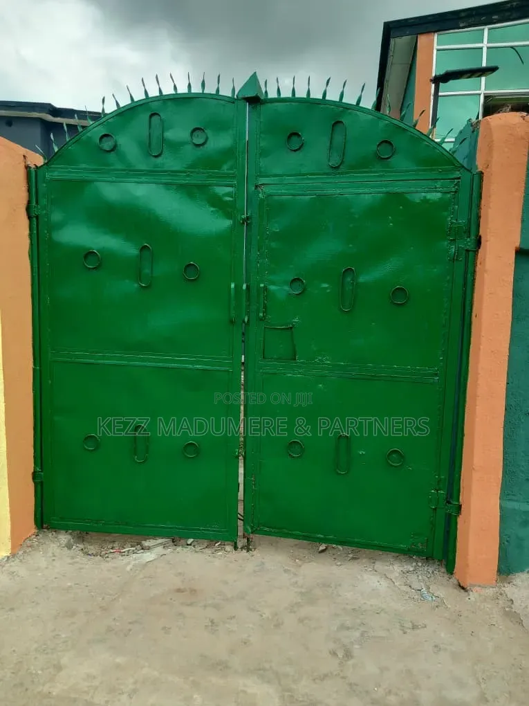 8bdrm Duplex in Okoko , Near Alaba, Okokomaiko for sale