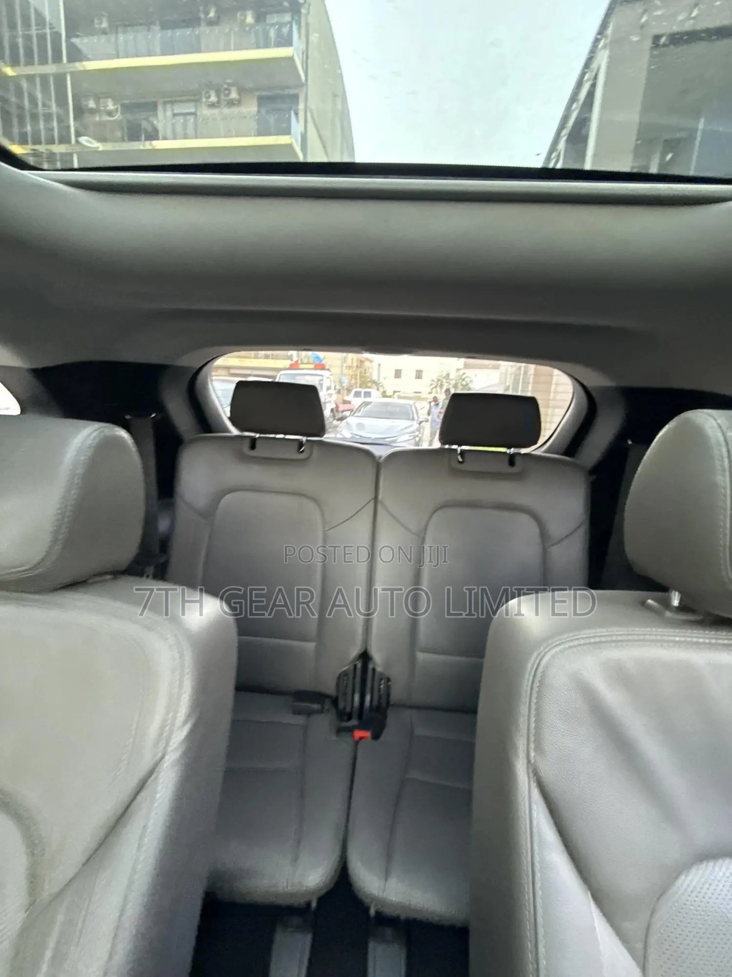 Hyundai Santa Fe Limited 4dr SUV AWD (3.3L 6cyl 6A) 2015 Silver