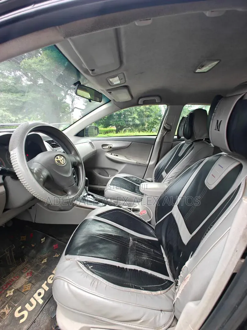 Toyota Corolla 2009 Black