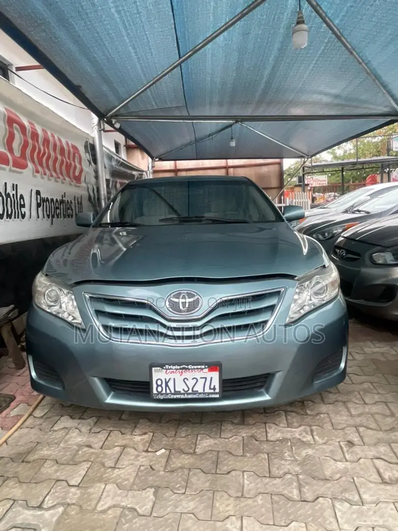 Toyota Camry LE 4dr Sedan (2.5L 4cyl 6A) 2011 Green