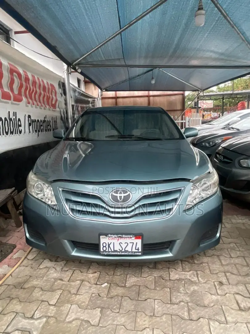 Toyota Camry LE 4dr Sedan (2.5L 4cyl 6A) 2011 Green