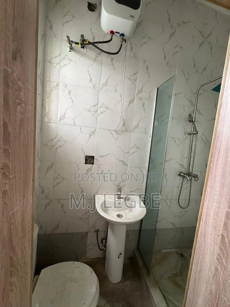 Mini Flat in Gra, Lekki for rent