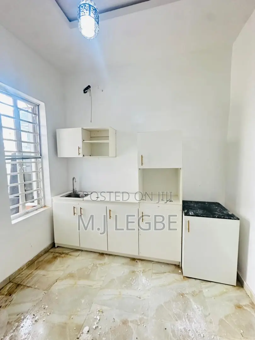 Mini Flat in Gra, Lekki for rent