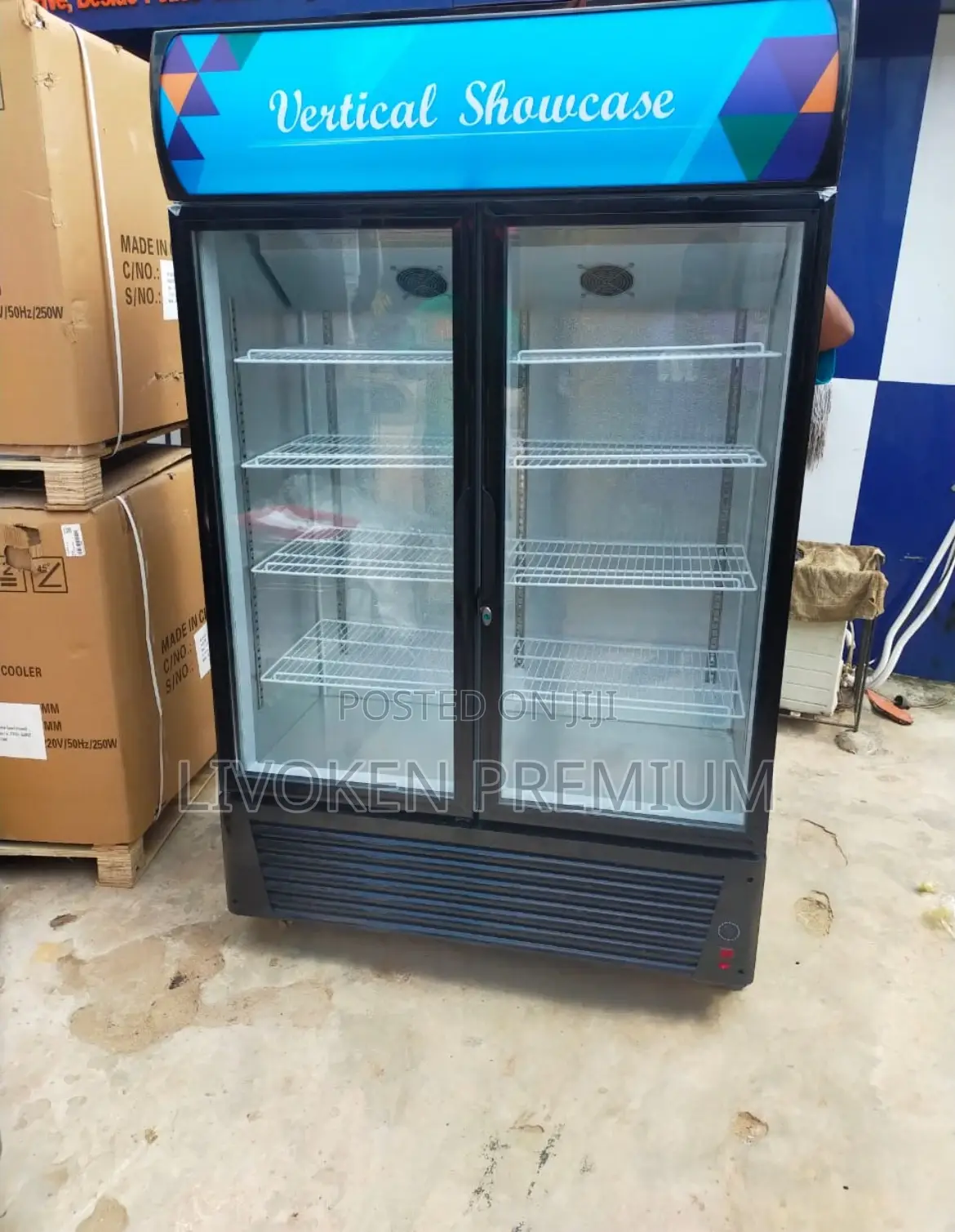 Vertical Showcase Industrial Chiller