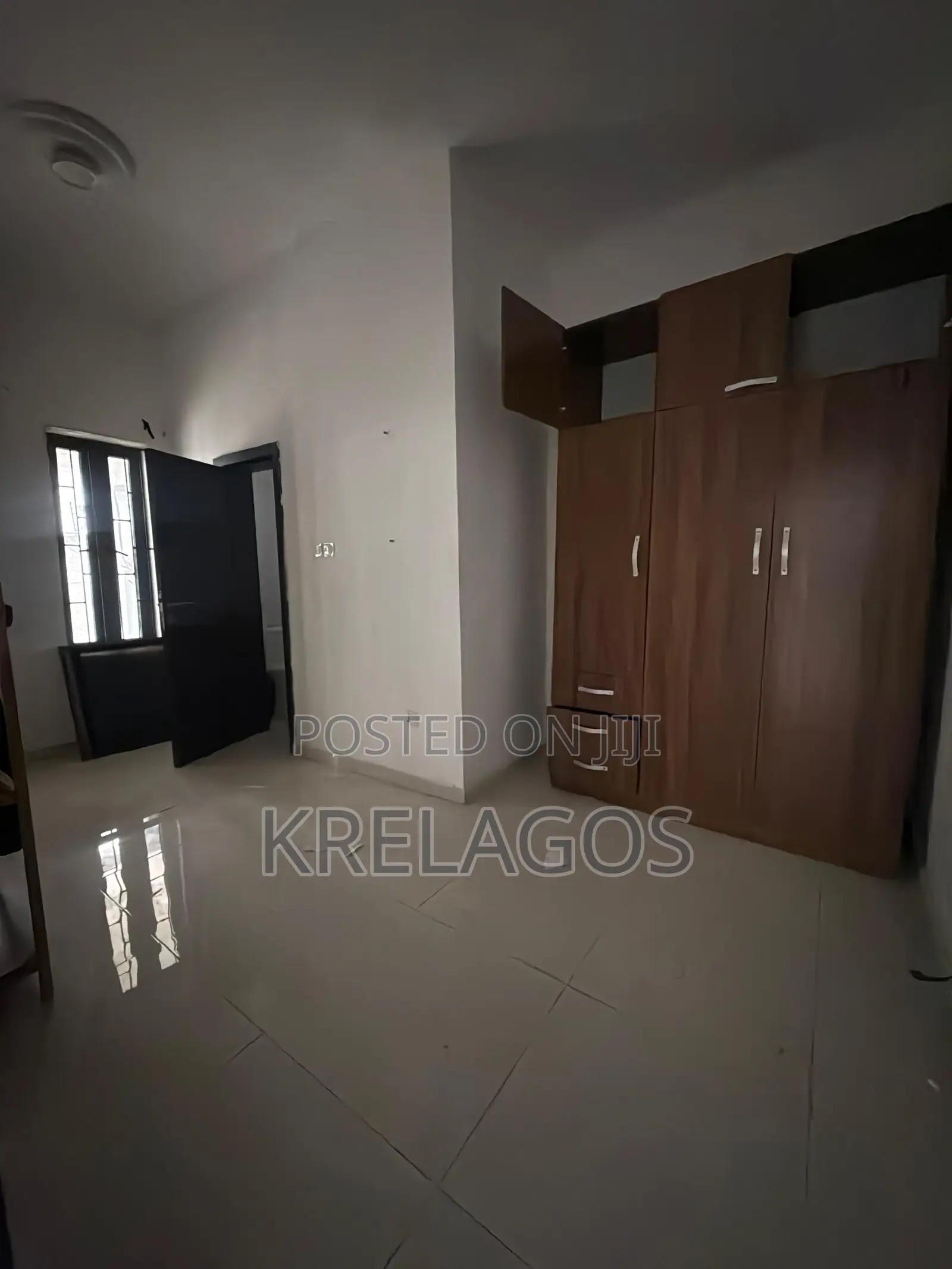 4bdrm Duplex in Chevron for rent