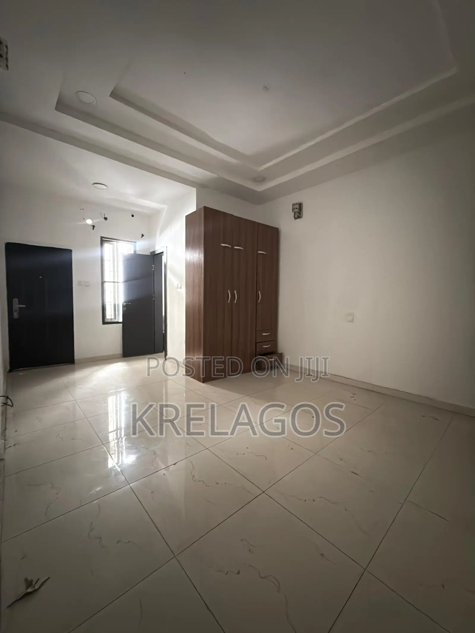 4bdrm Duplex in Chevron for rent