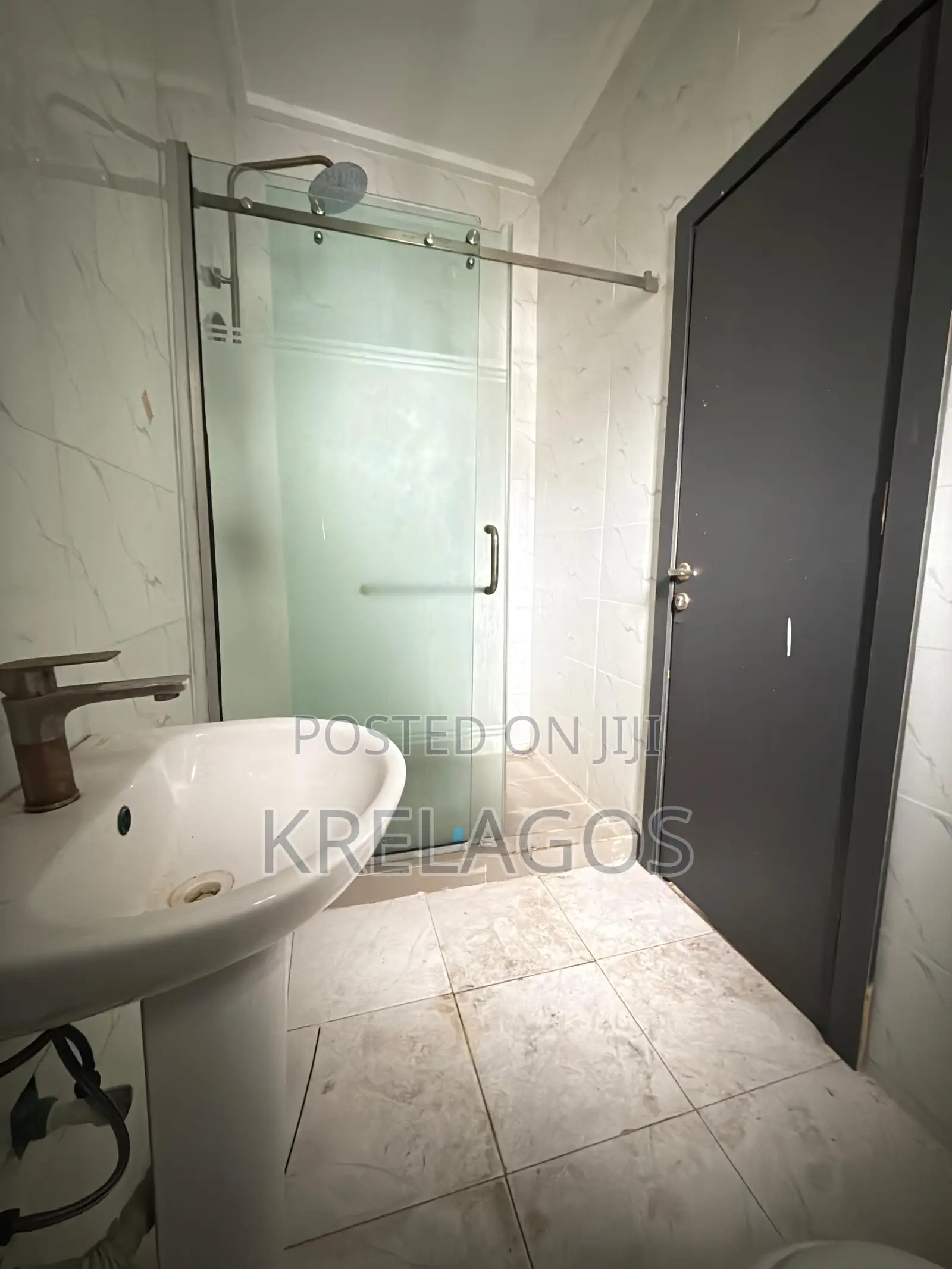 4bdrm Duplex in Chevron for rent