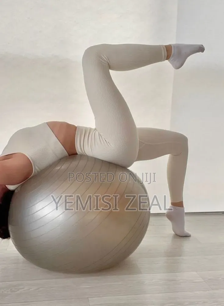 Quality Gym/Yoga Fitness Ball for Pregnant Women, Home, Pilate, E.T.C.